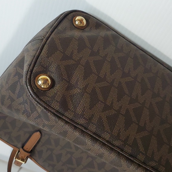 Authentic MK tote brown classic style - Picture 9 of 10